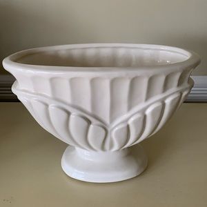 HAEGER Art Deco Pottery Cream Oval Footed Planter/Vase